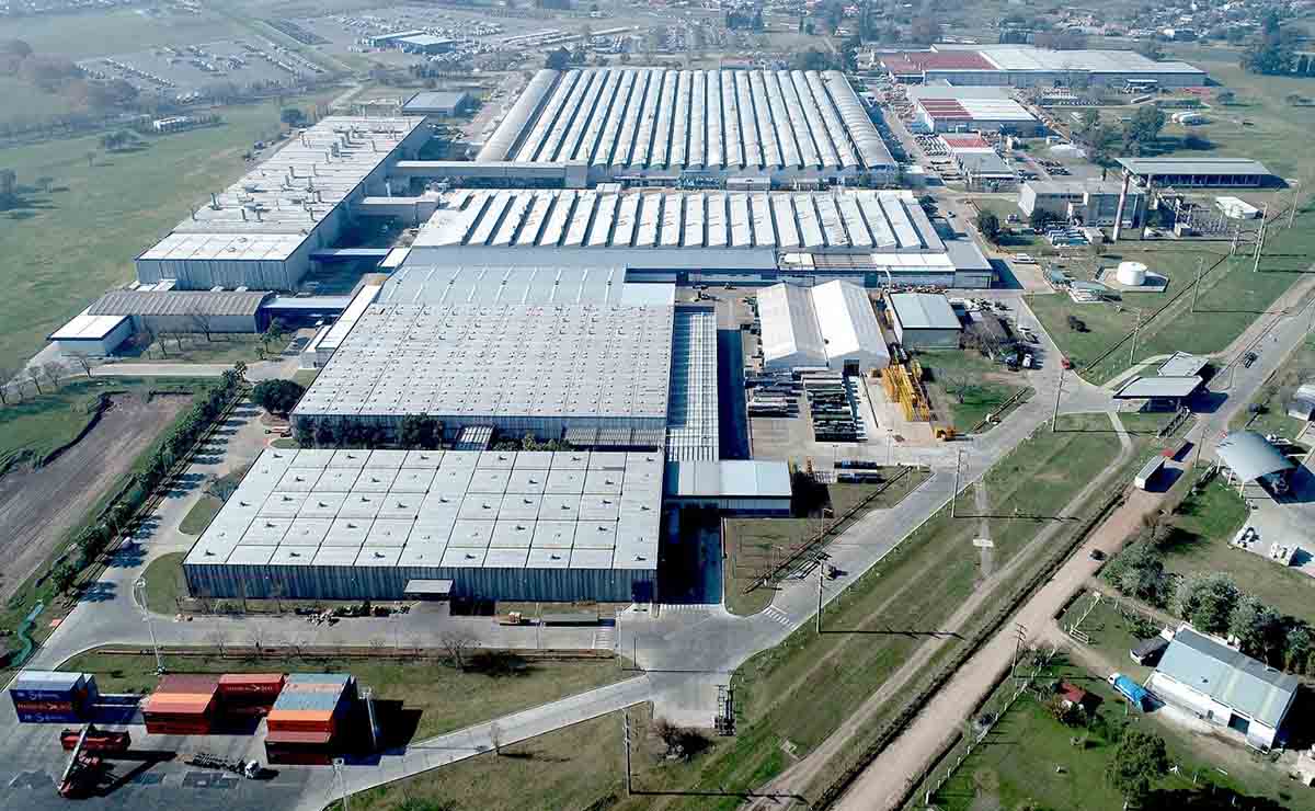 mercedes-benz-vende-planta-en-argentina