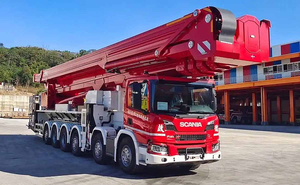 scania-camion-bombero-con-grua-gigante