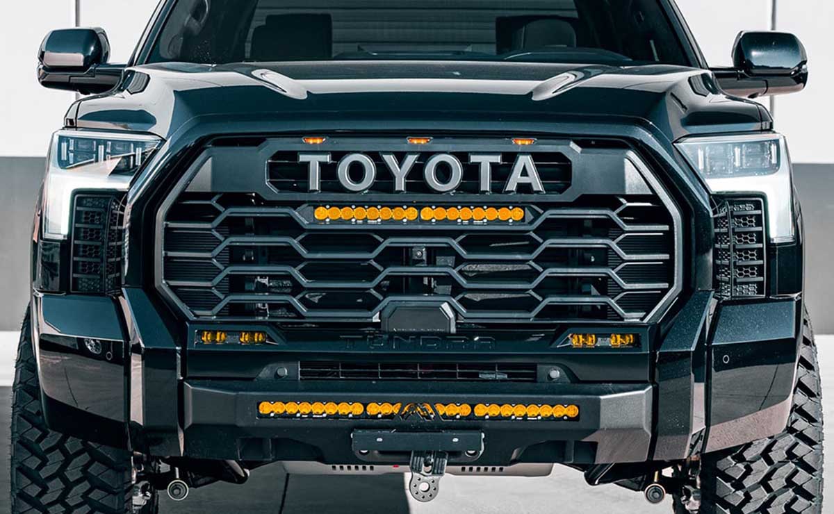 toyota-tundra-total-black-2025