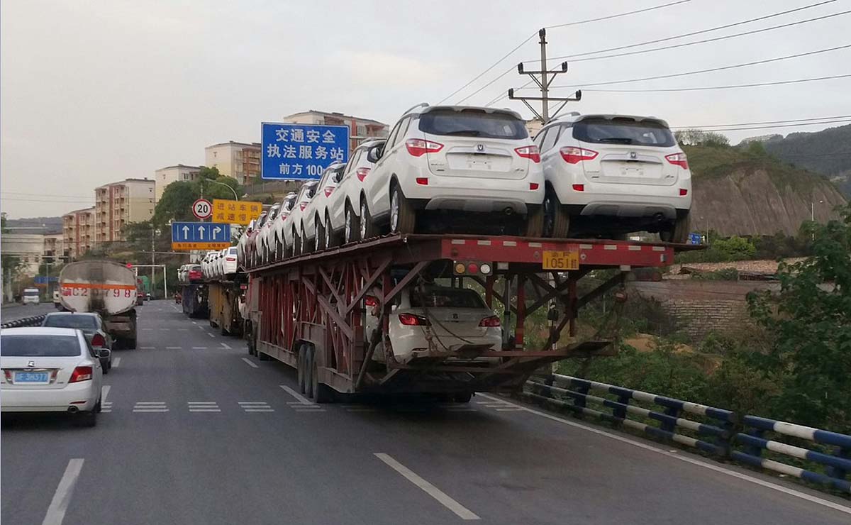 camiones-doble-piso-ciguenas-chinas