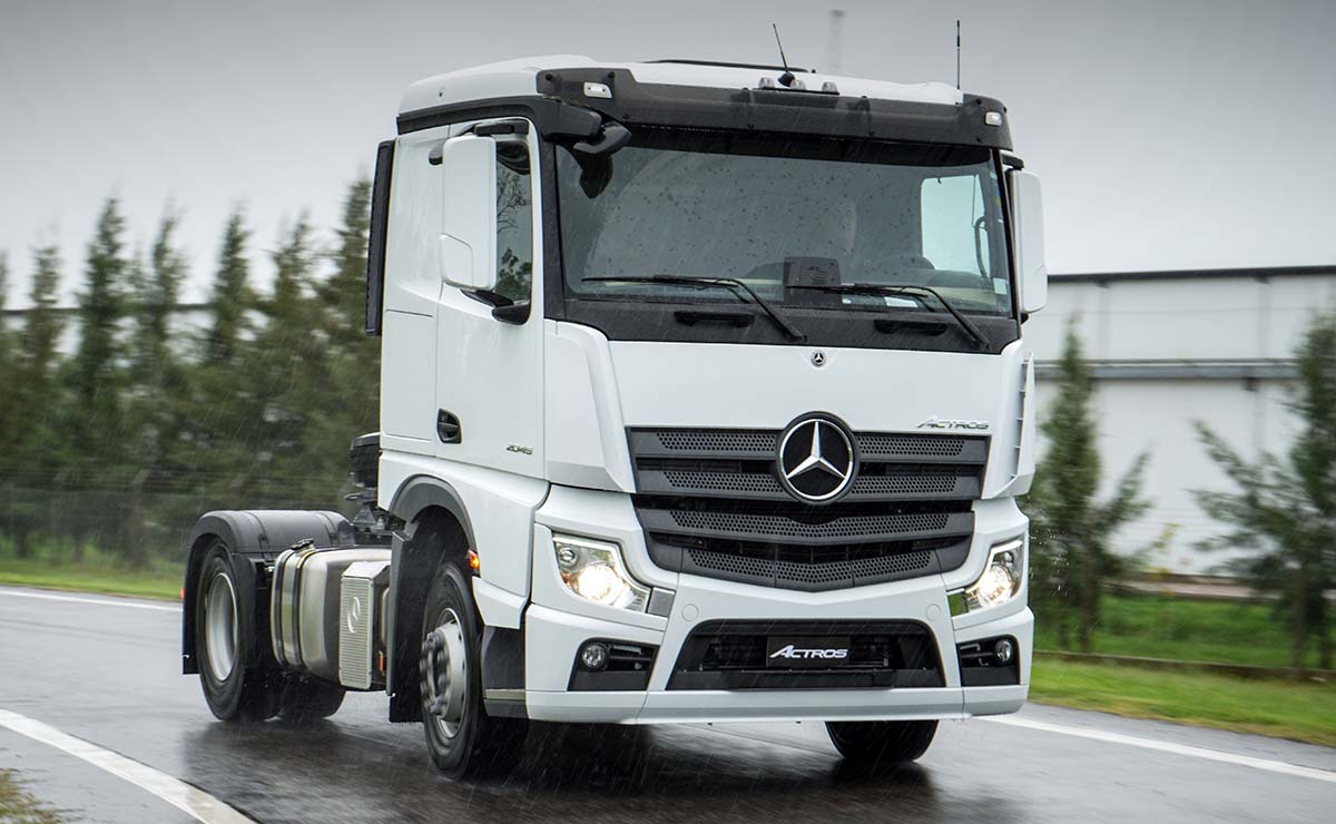 mercedes-benz-actros-2025