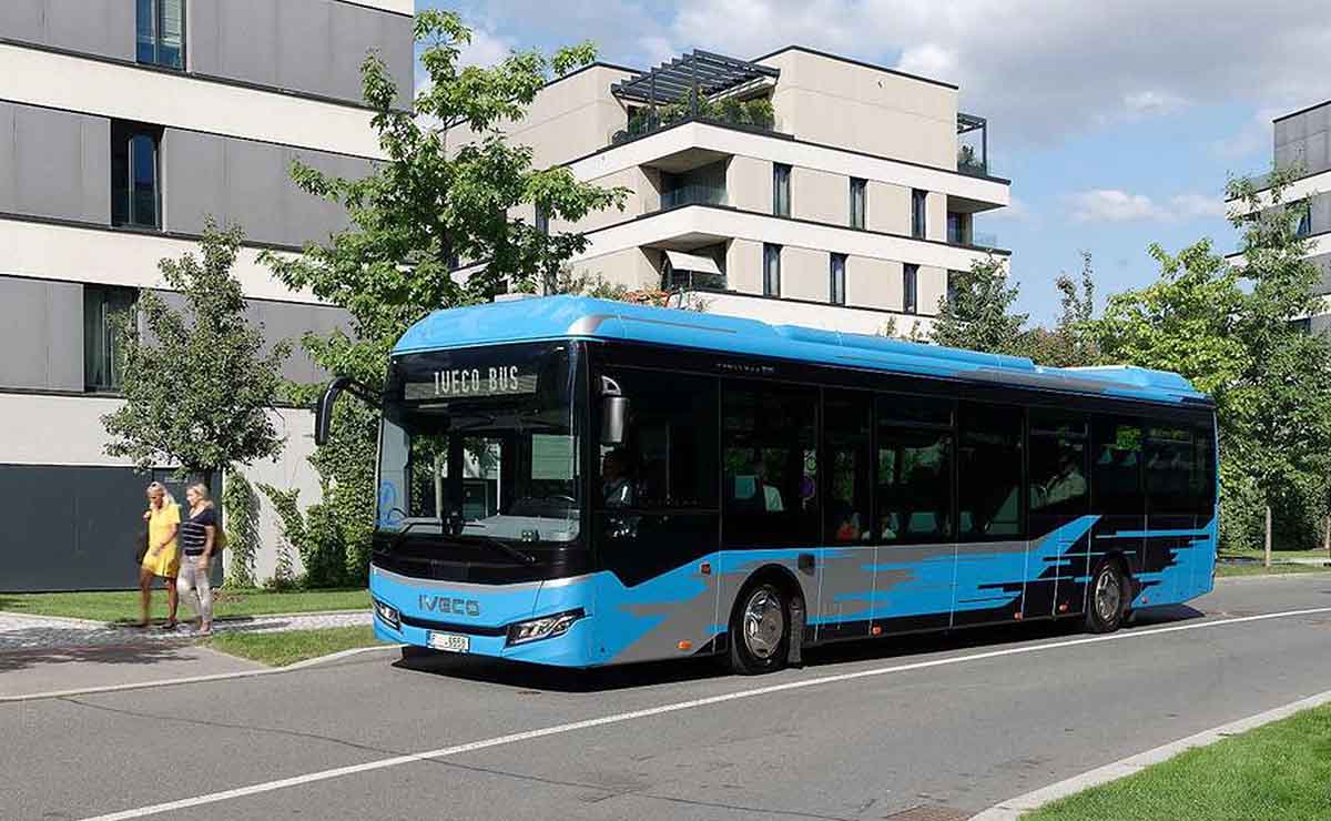 iveco-bus-lanzamientos-busworld-2025