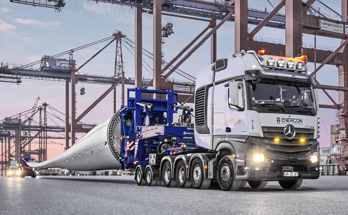 mercedes-benz-actros-transporta-pala-eolica-gigante