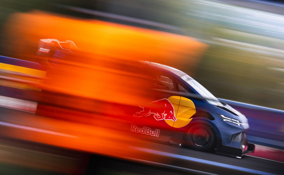 ford-transit-supervan-record