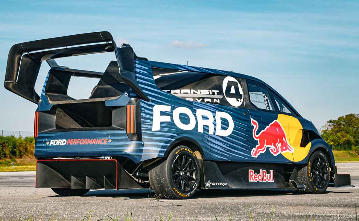 ford-transit-supervan-record