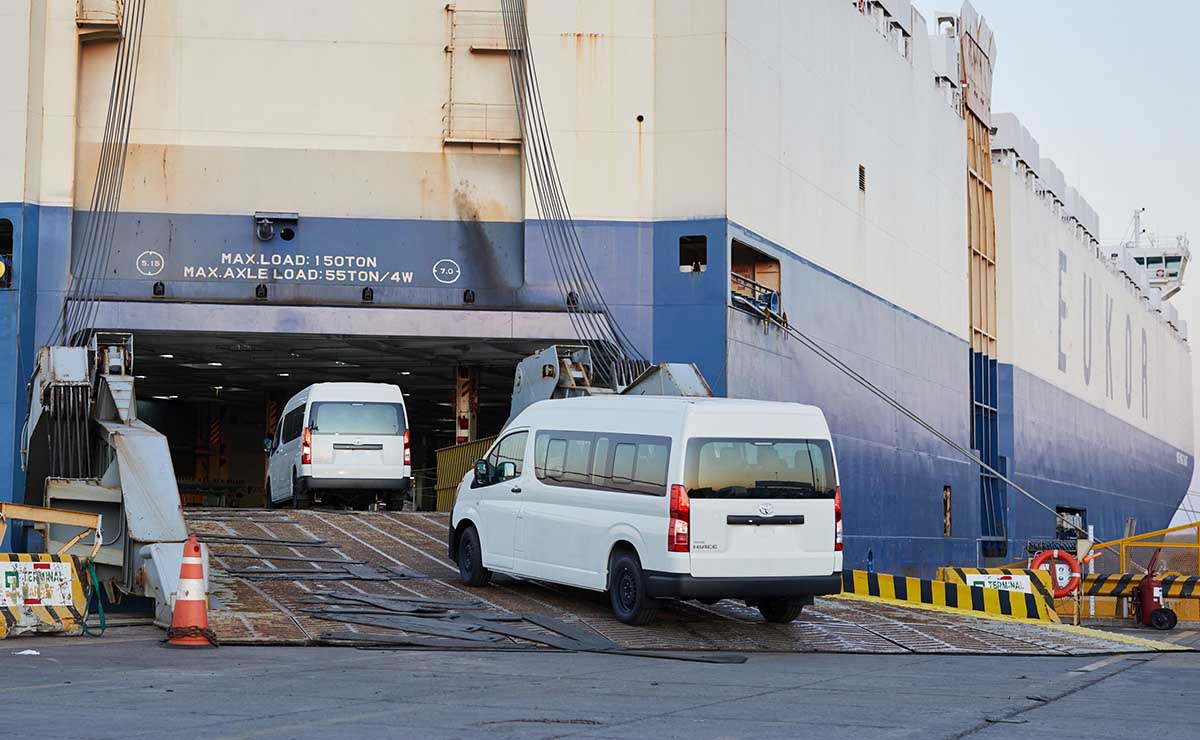 toyota-exporta-la-hiace-a-brasil