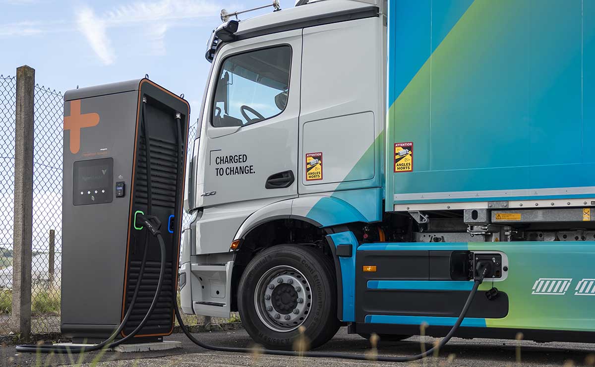 mercedes-benz-eactros-400-2026