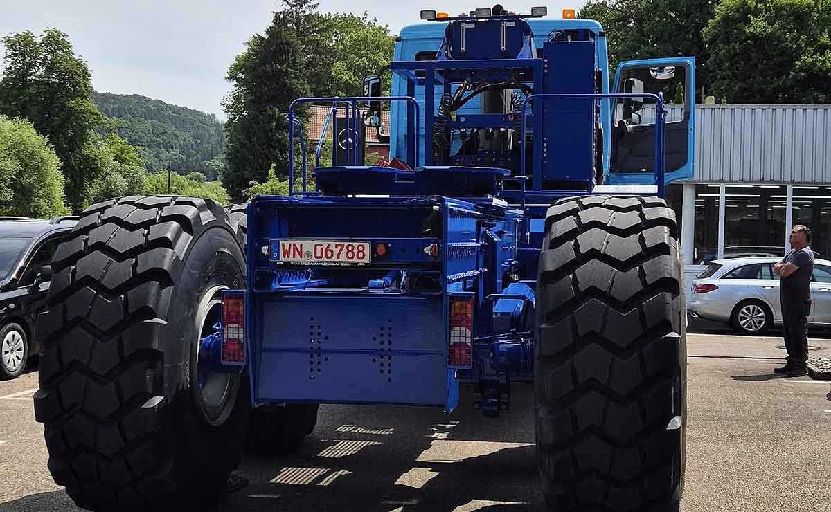 titan-camion-carga-1000-toneladas