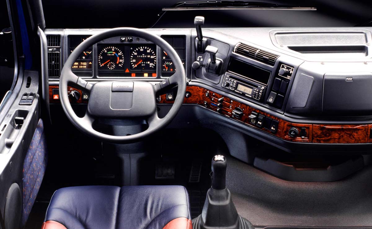 volvo-fh-globetrotter-xl-30-aniversario