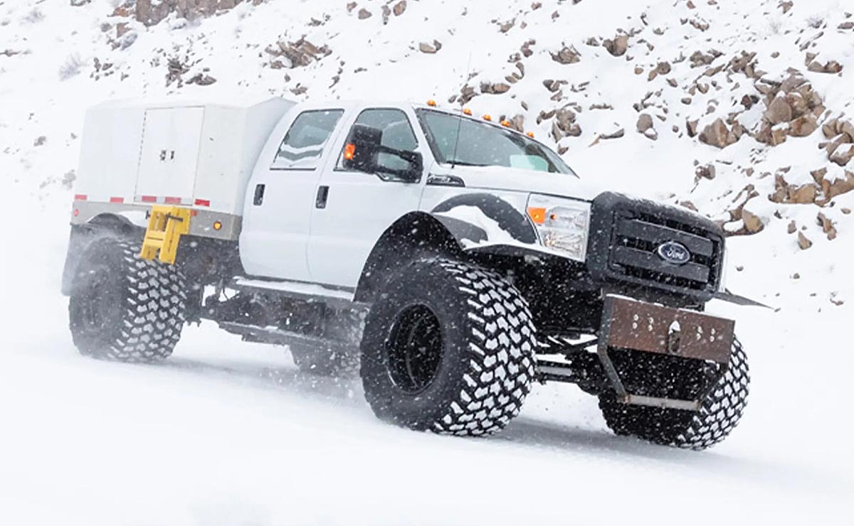 ford-f-550-pick-up-ruedas-gigantes