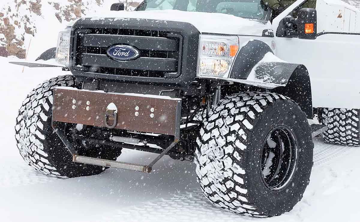 ford-f-550-pick-up-ruedas-gigantes