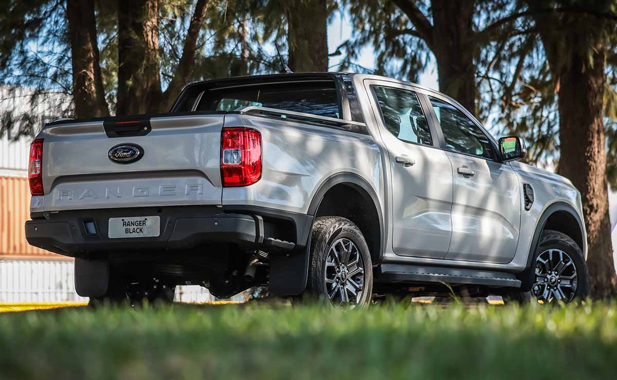 ford-ranger-black-2026