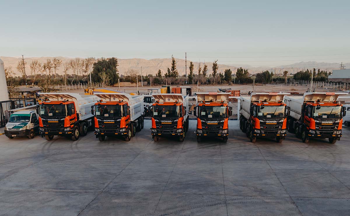 scania-heavy-tipper-8x4-mineros-vicuna