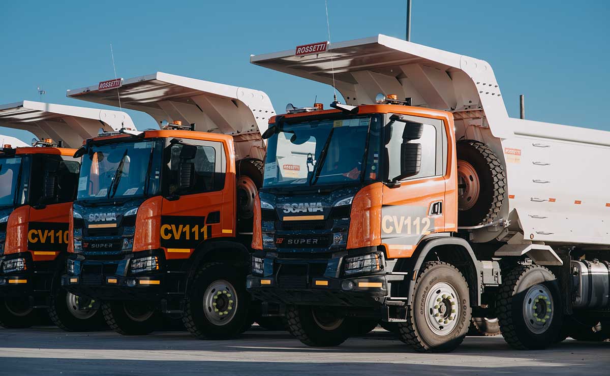 scania-heavy-tipper-8x4-mineros-vicuna