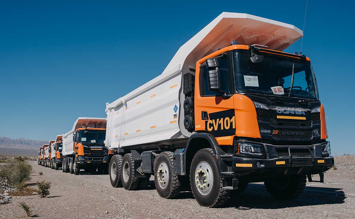 scania-heavy-tipper-8x4-mineros-vicuna