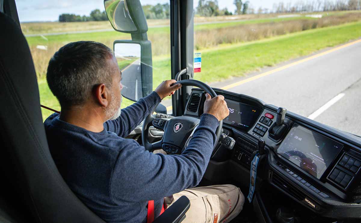 bitren-scania-super-550-6x4-eje-elevable