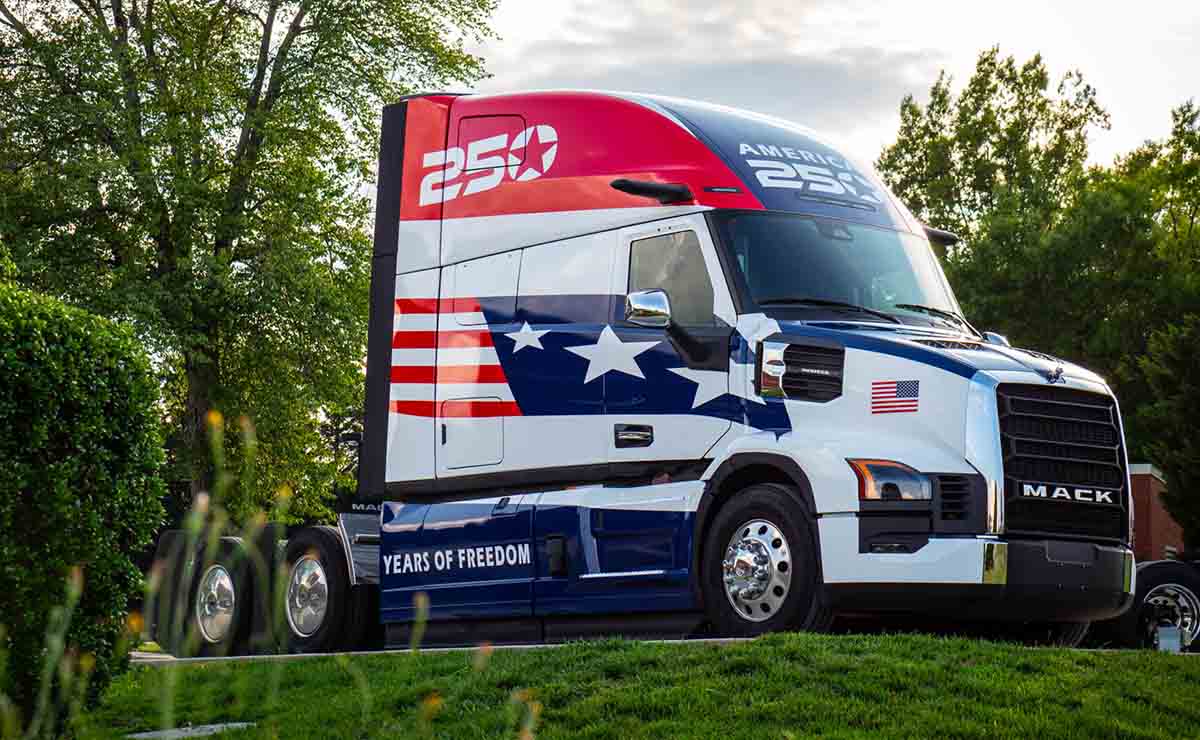 mack-pioneer-edicion-especial-250-aniversario-estados-unidos