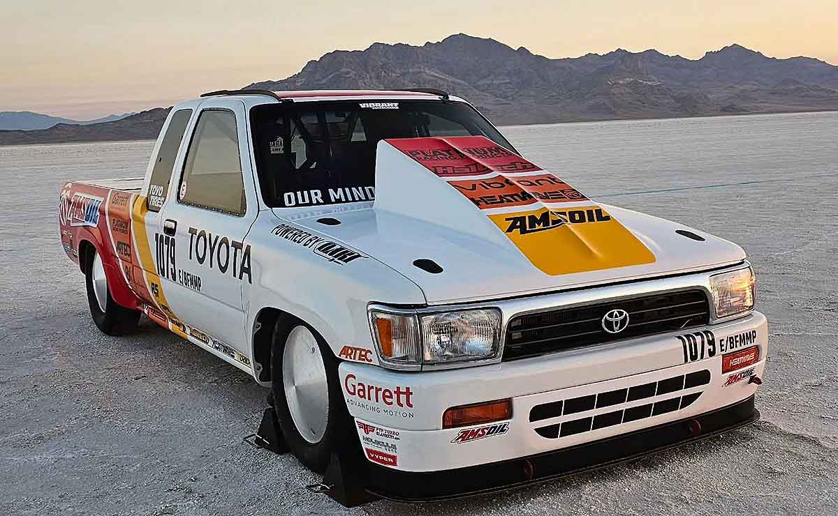 pick-up-mas-rapida-del-mundo-toyota-hilux
