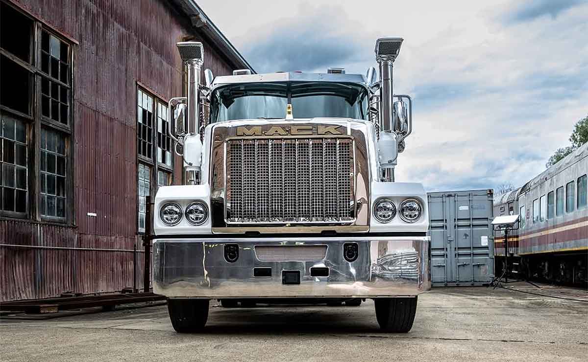 camiones-retro-mack-trident-y-super-liner