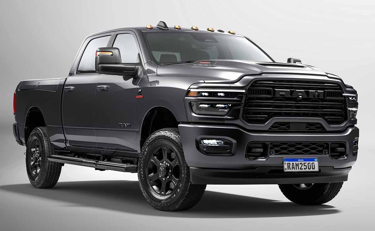 ram-2500-laramie-night-edition