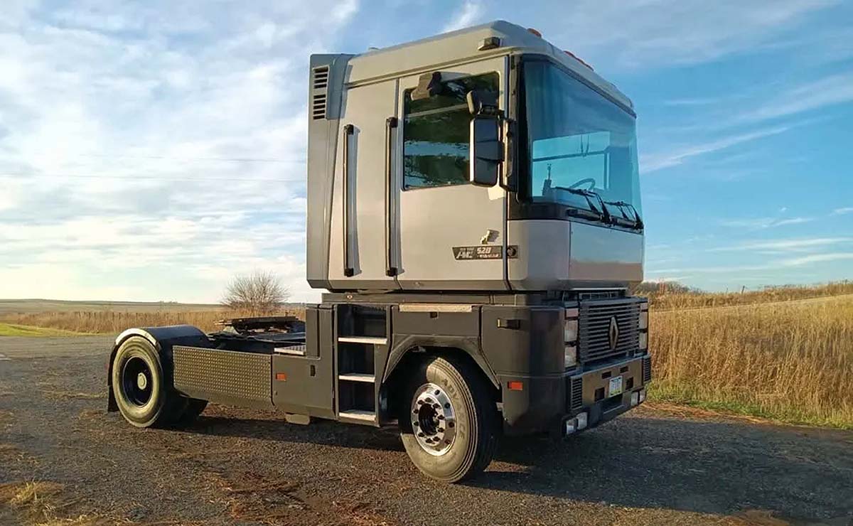 renault-magnum-v8
